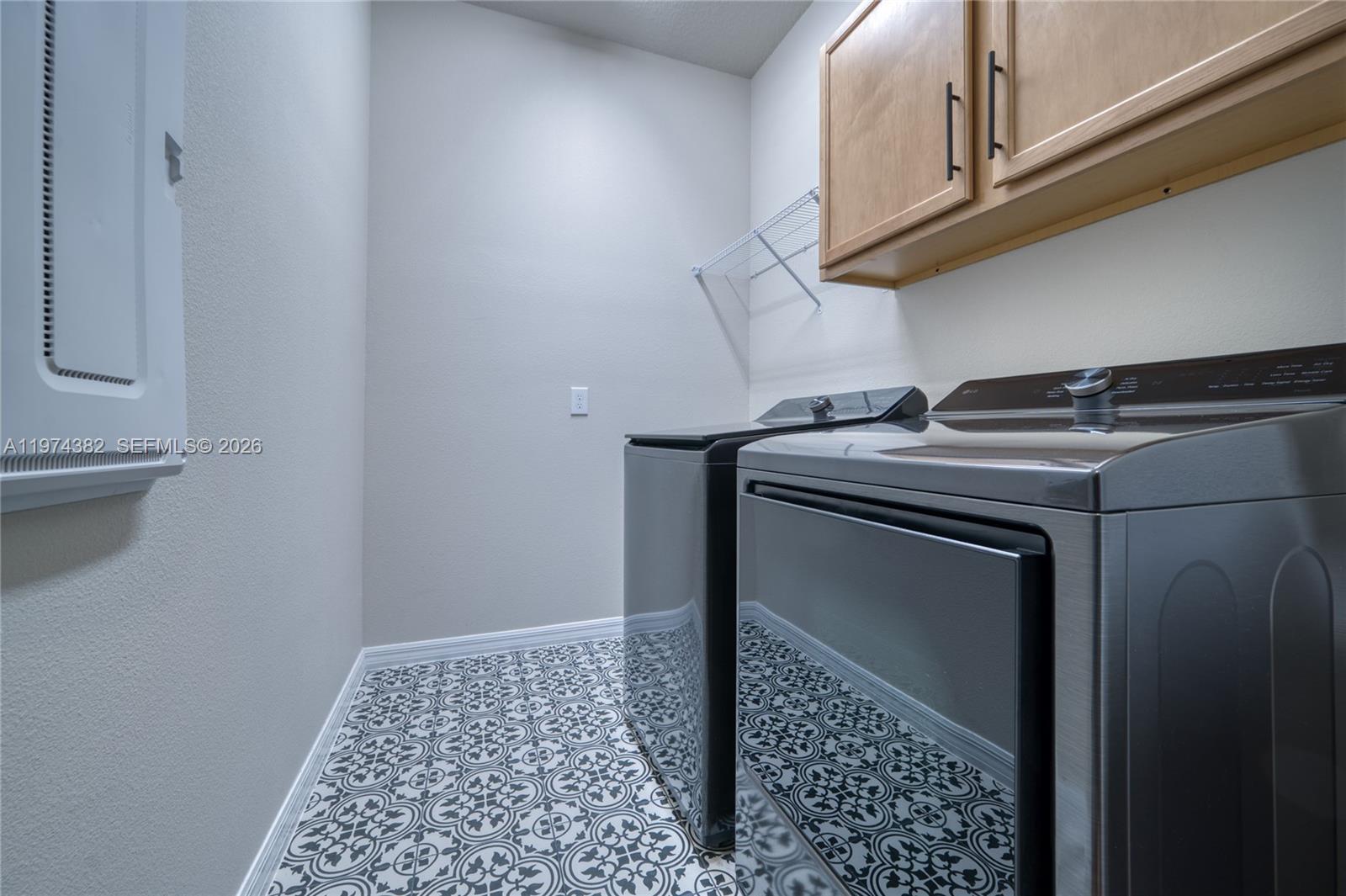 JOHNS LK NORTH - Residential