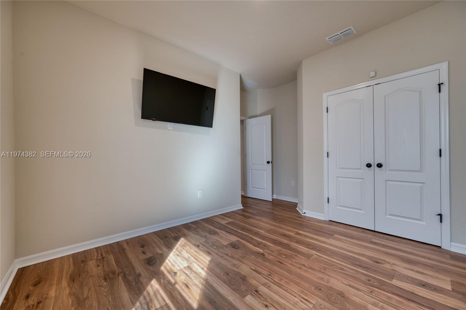 JOHNS LK NORTH - Residential