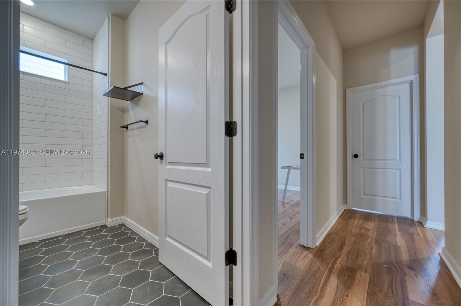 JOHNS LK NORTH - Residential