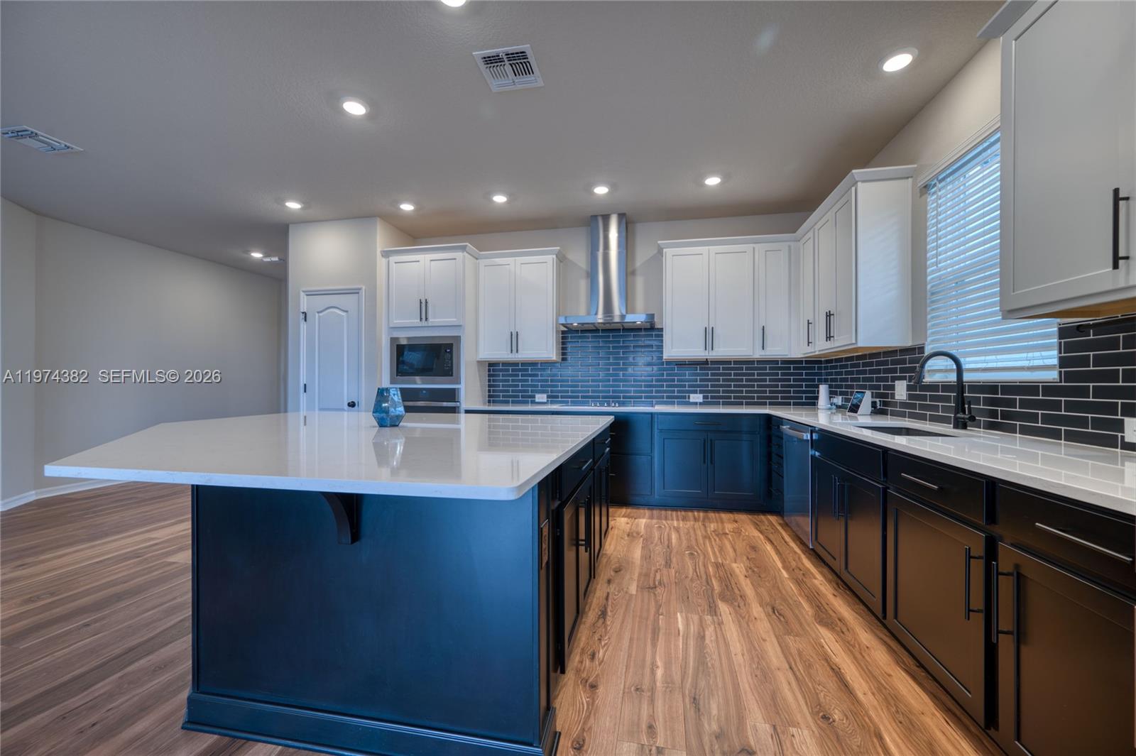 JOHNS LK NORTH - Residential