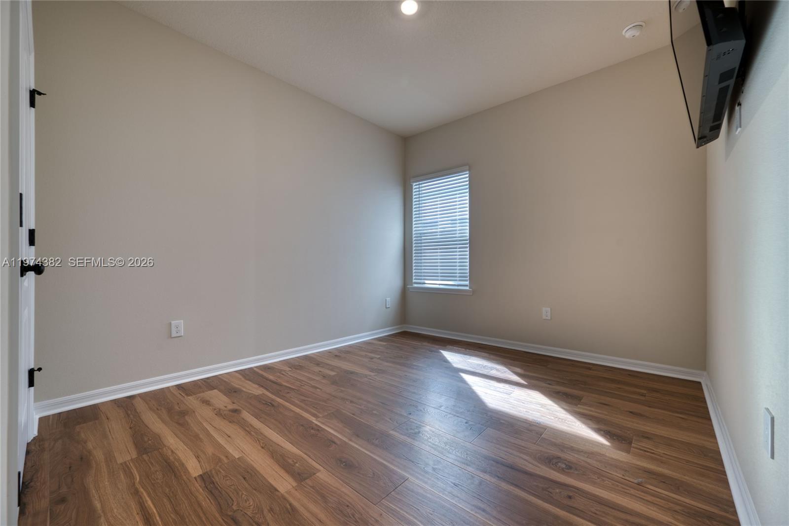 JOHNS LK NORTH - Residential