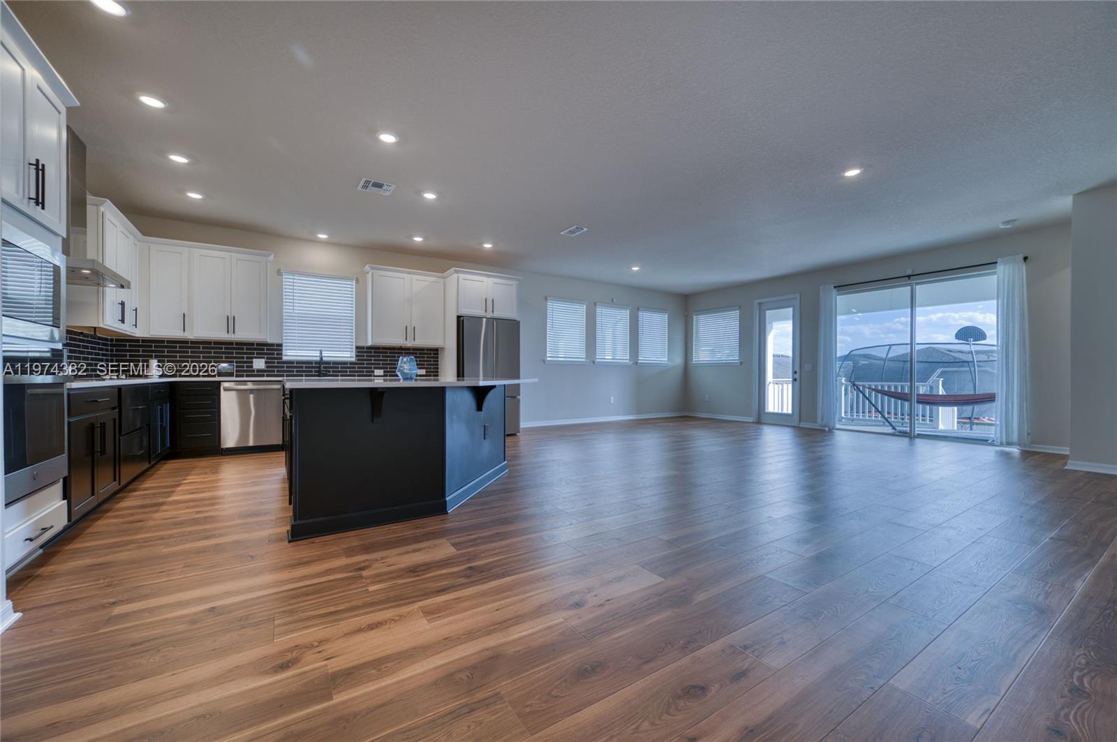 JOHNS LK NORTH - Residential