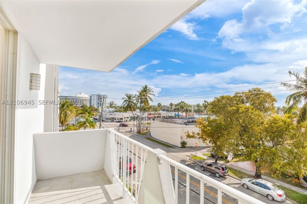 7133 BAY DR APT 401, MIAMI BEACH, FL 33141 - Image a37f98e25cd8bdac8b2be169cd775b9b/3958144351