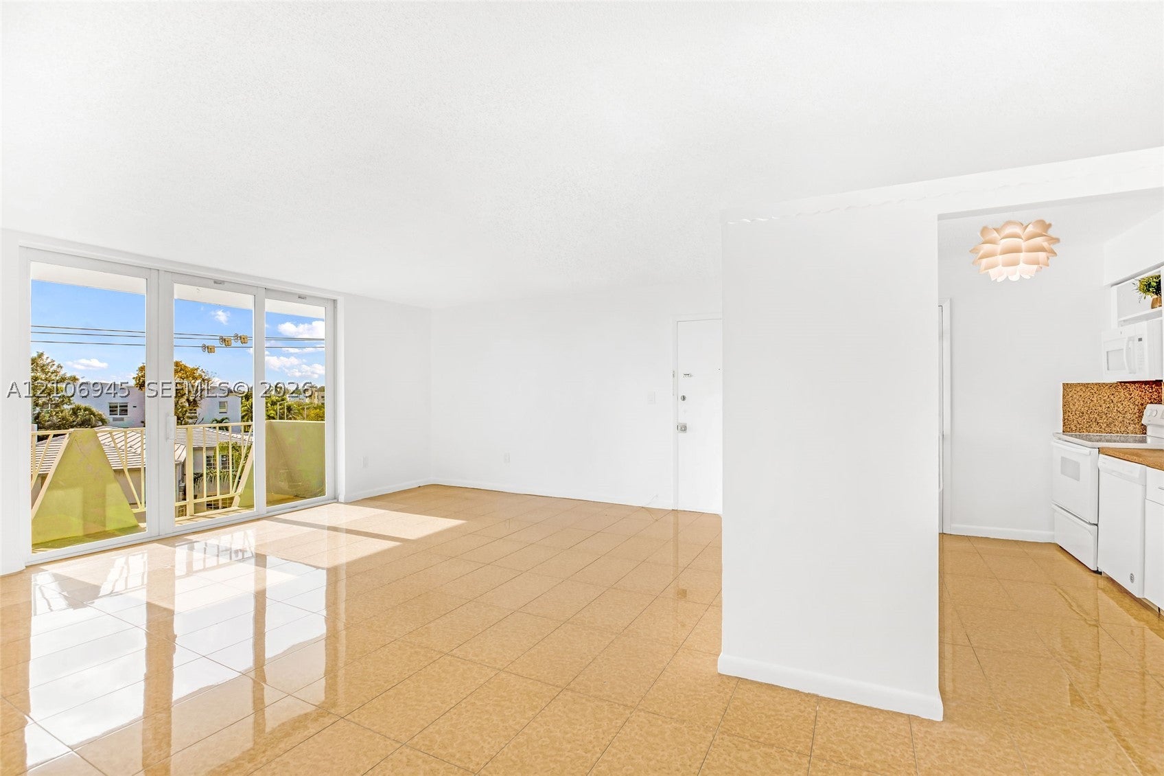 7133 Bay Dr 401