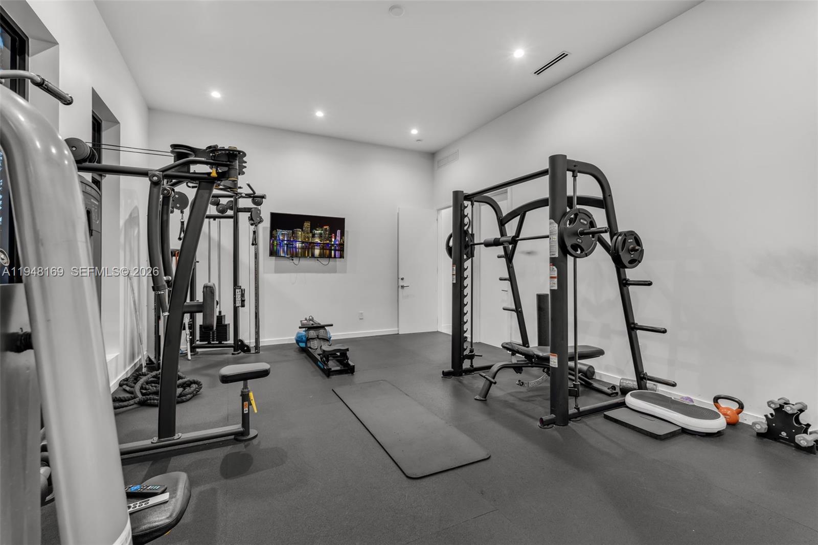 TOWN & RANCH ESTS - Residential