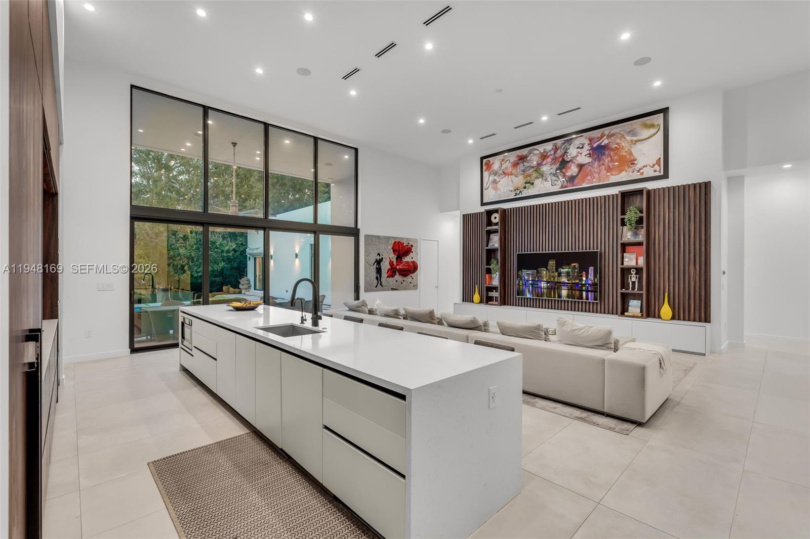 TOWN & RANCH ESTS - Residential