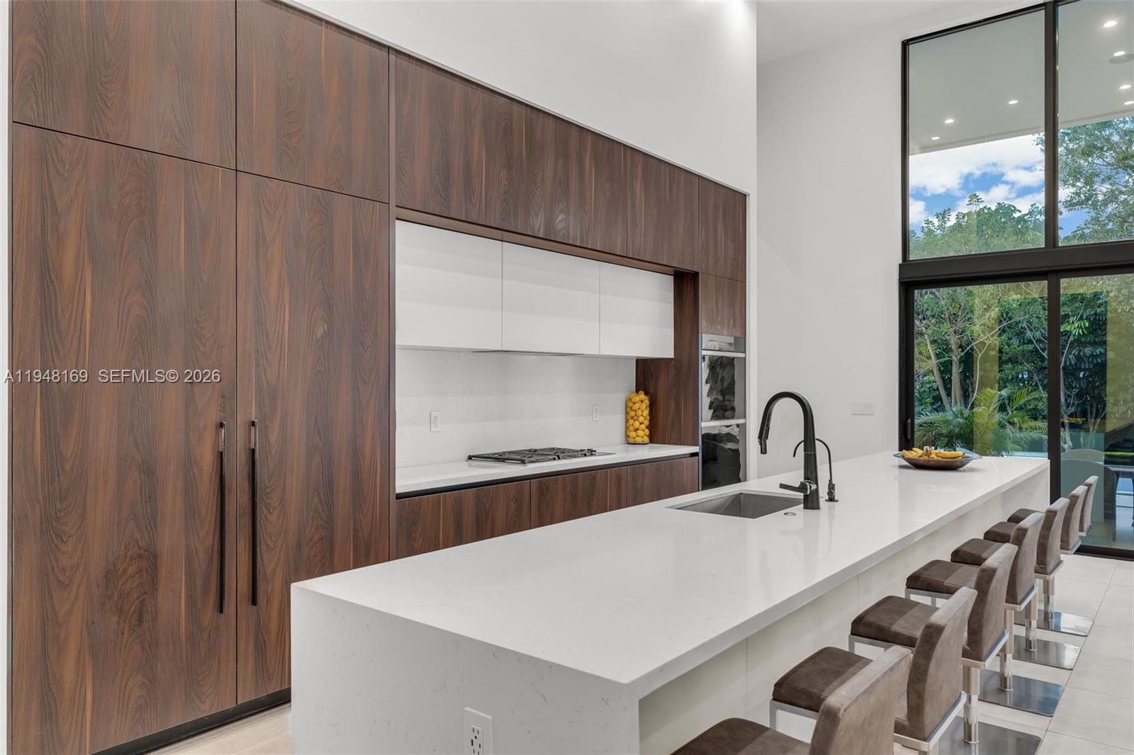 TOWN & RANCH ESTS - Residential