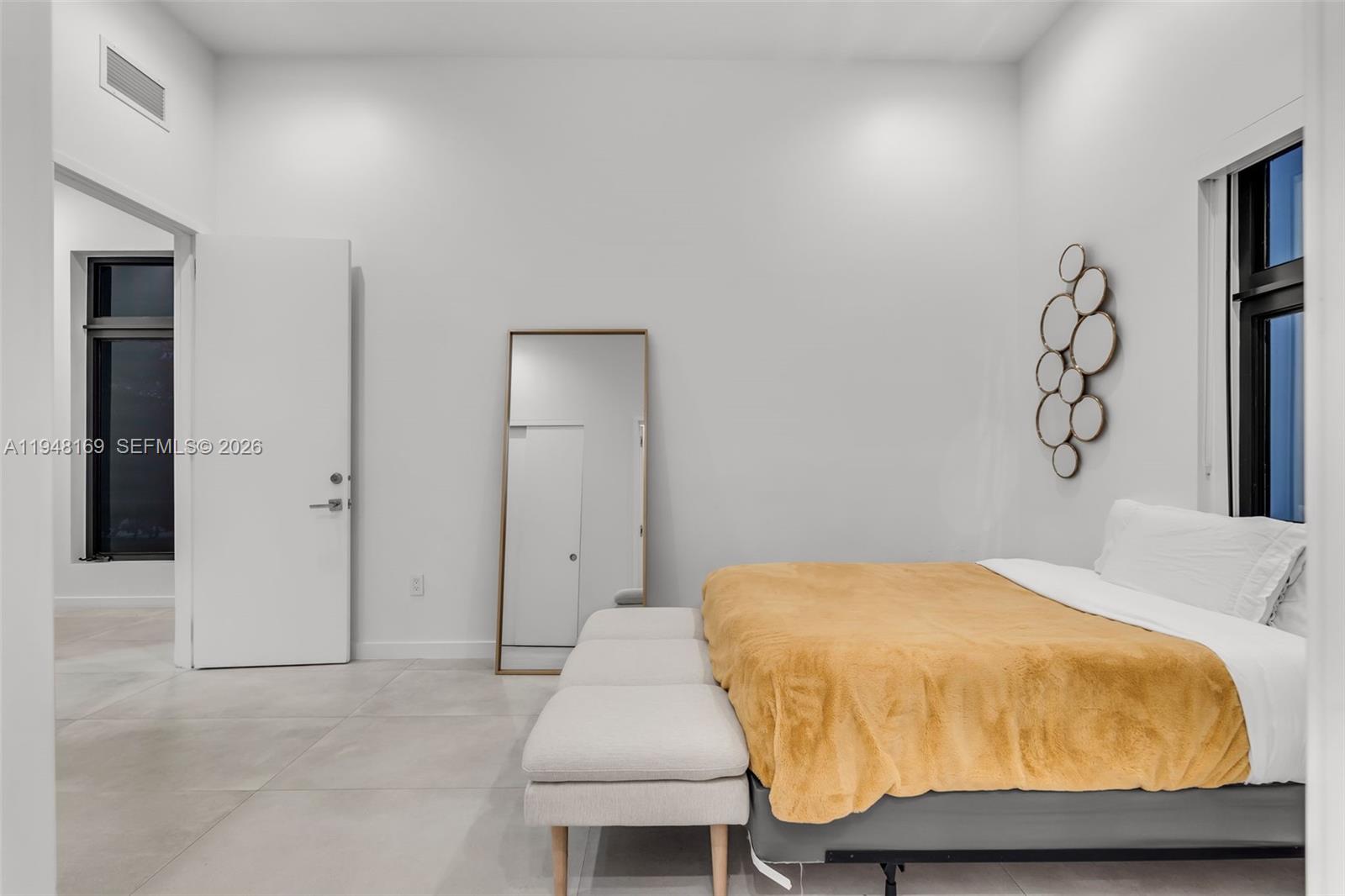 TOWN & RANCH ESTS - Residential