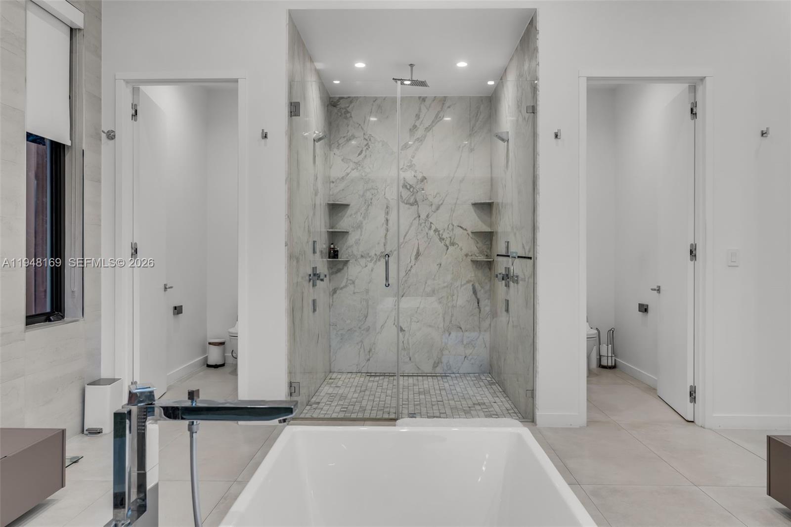 TOWN & RANCH ESTS - Residential