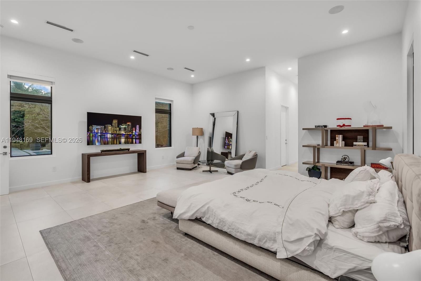 TOWN & RANCH ESTS - Residential