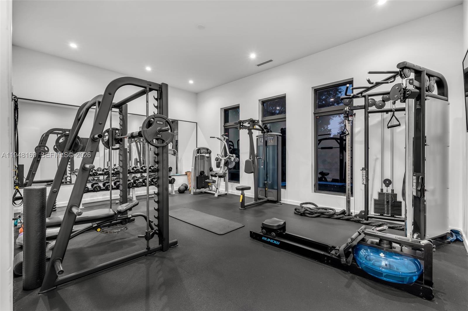 TOWN & RANCH ESTS - Residential