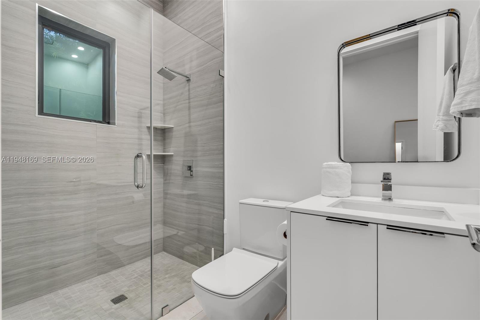 TOWN & RANCH ESTS - Residential