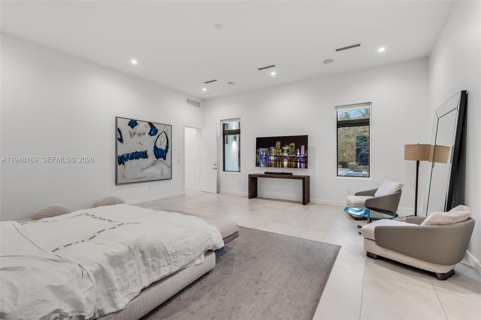 TOWN & RANCH ESTS - Residential