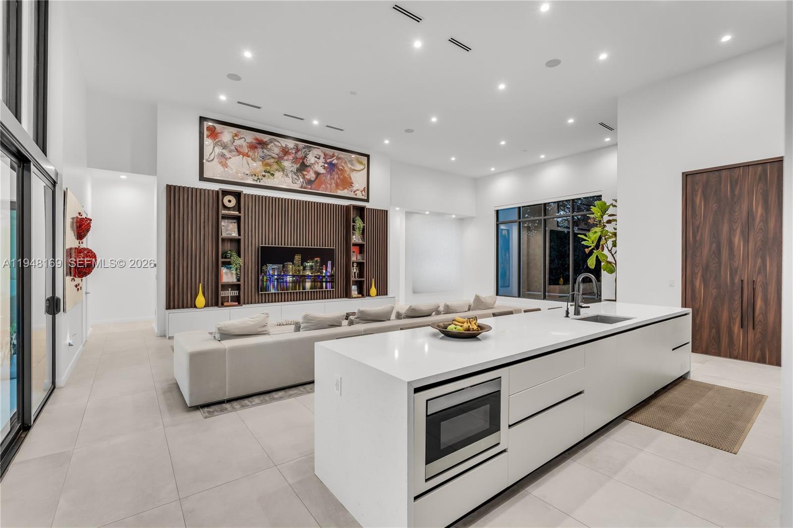 TOWN & RANCH ESTS - Residential