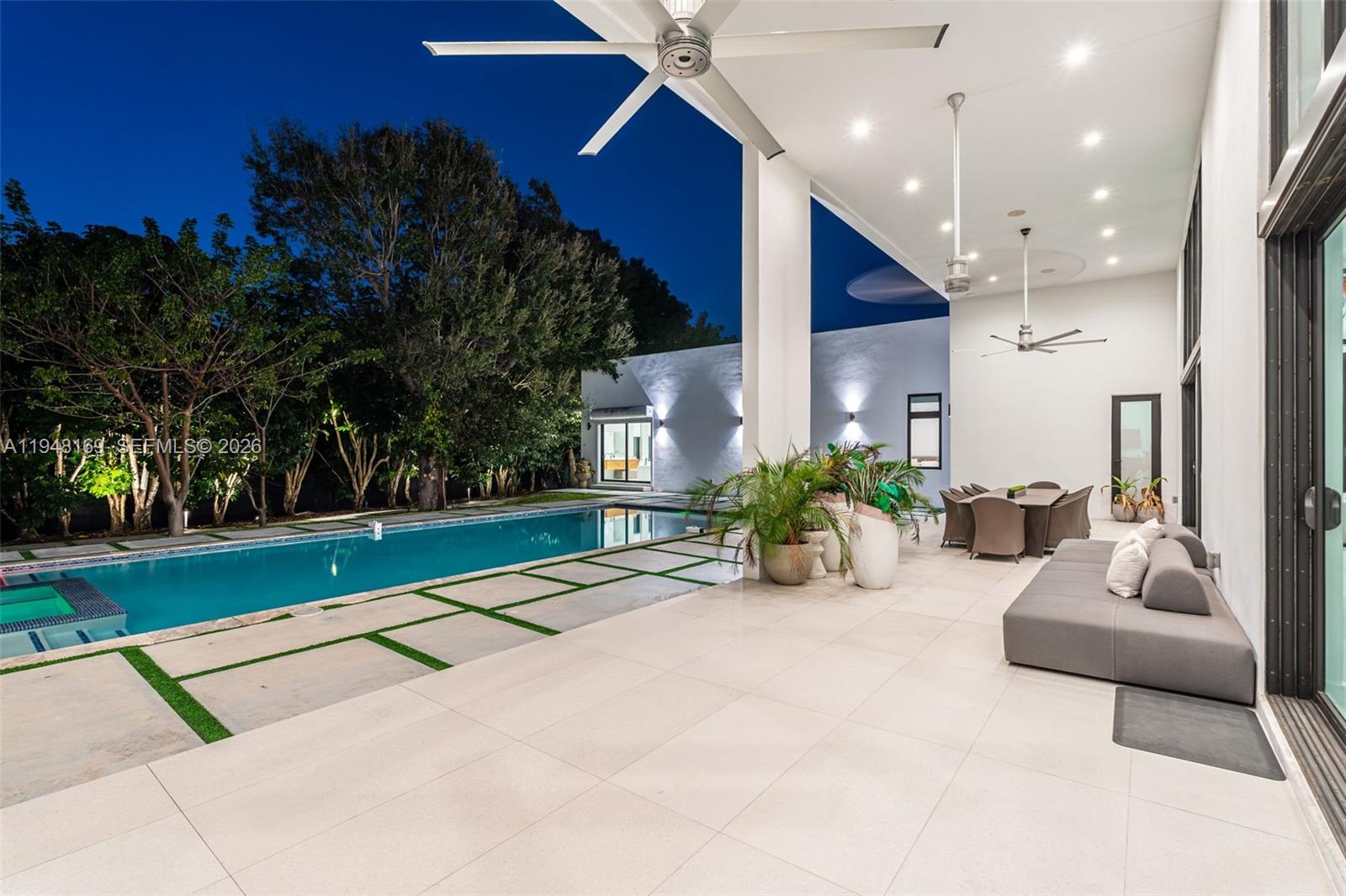 TOWN & RANCH ESTS - Residential