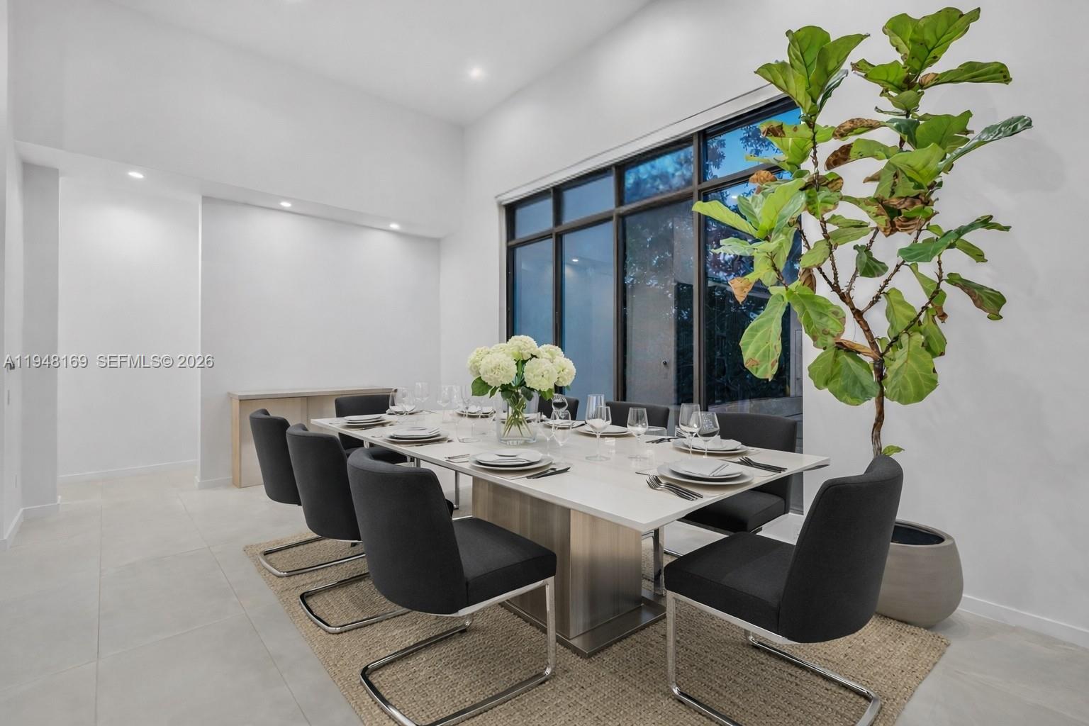 TOWN & RANCH ESTS - Residential