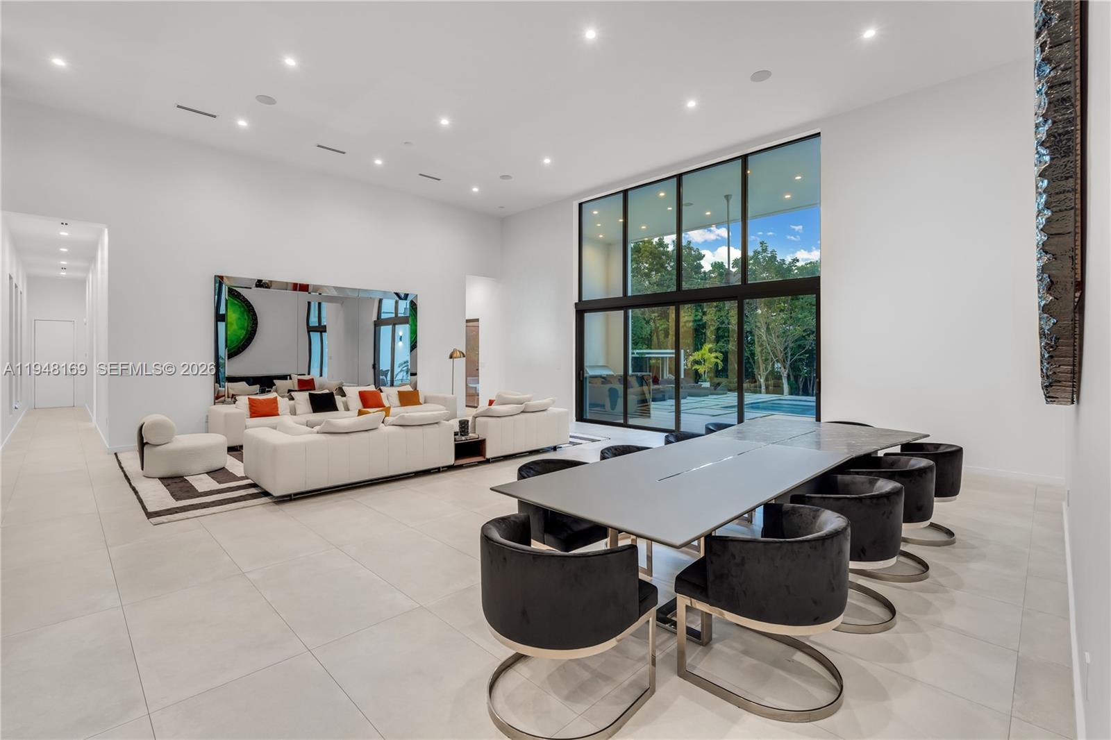 TOWN & RANCH ESTS - Residential