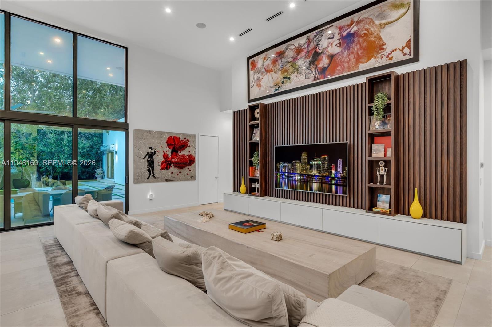 TOWN & RANCH ESTS - Residential