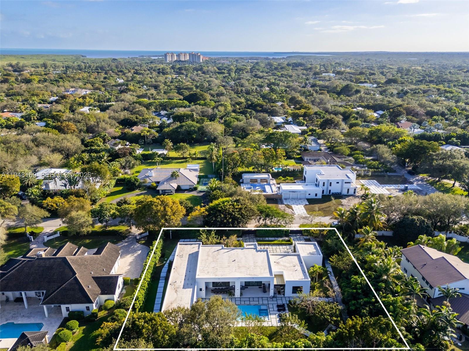 TOWN & RANCH ESTS - Residential