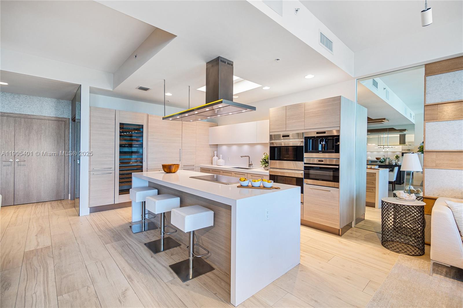 MARINA PALMS RESIDENCES N - Residential