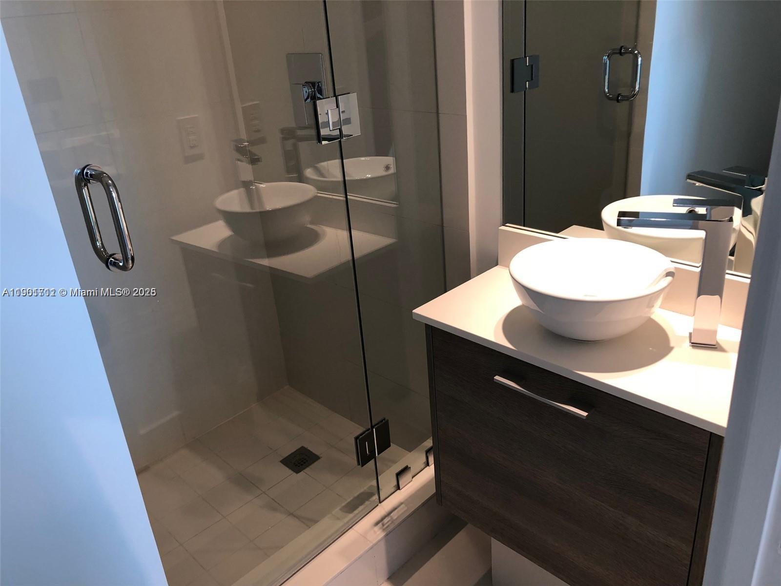 PARAISO BAY CONDO - Residential Lease