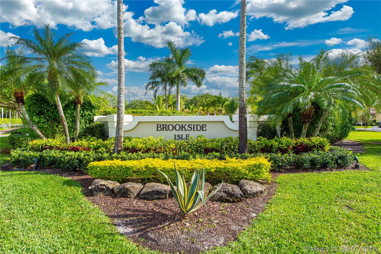 BROOKSIDE - Residential
