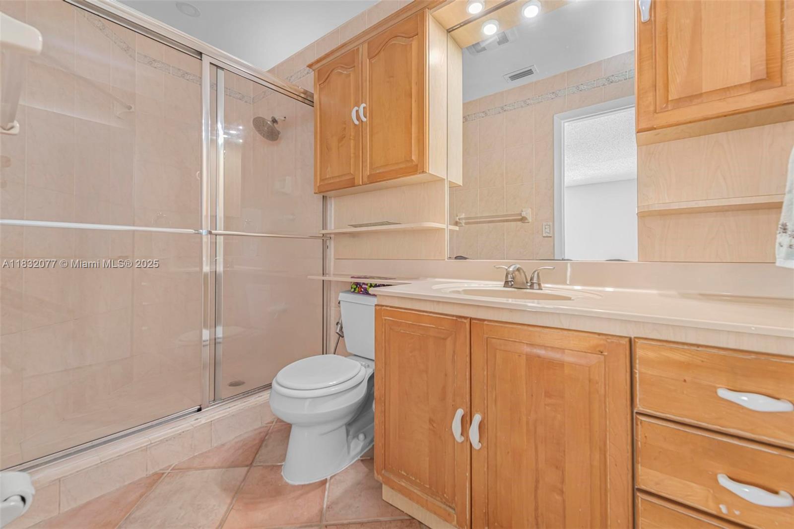 DORAL LAKES - Residential