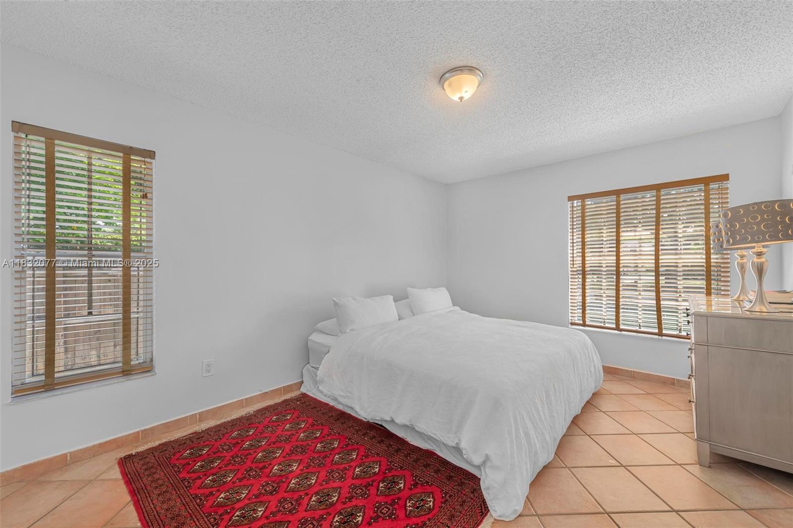 DORAL LAKES - Residential