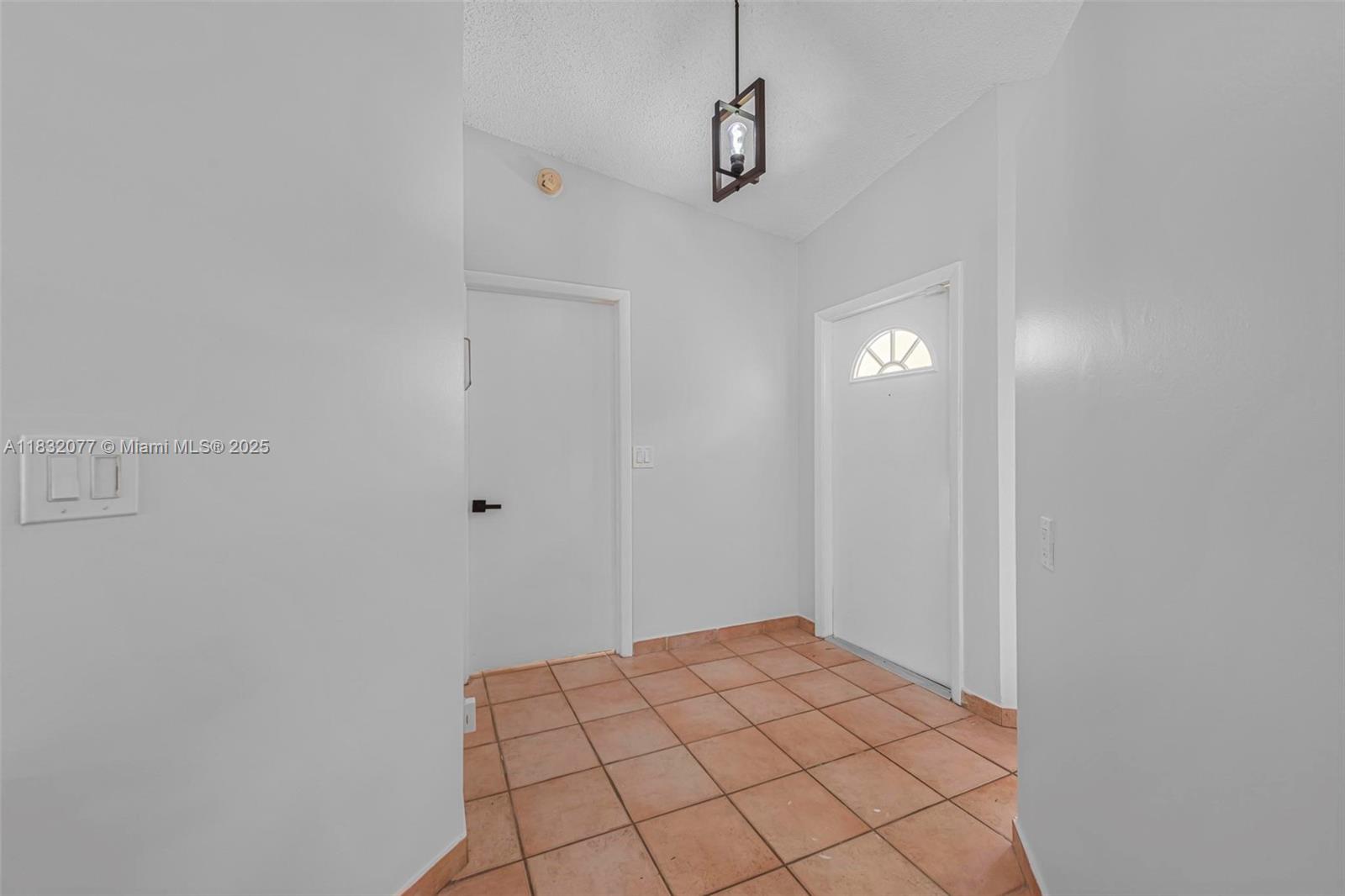 DORAL LAKES - Residential