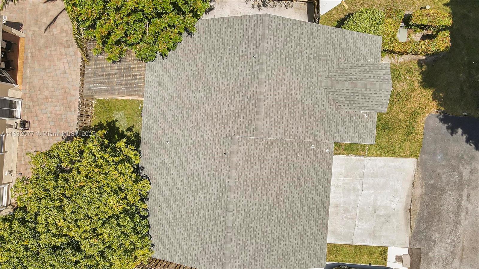 DORAL LAKES - Residential