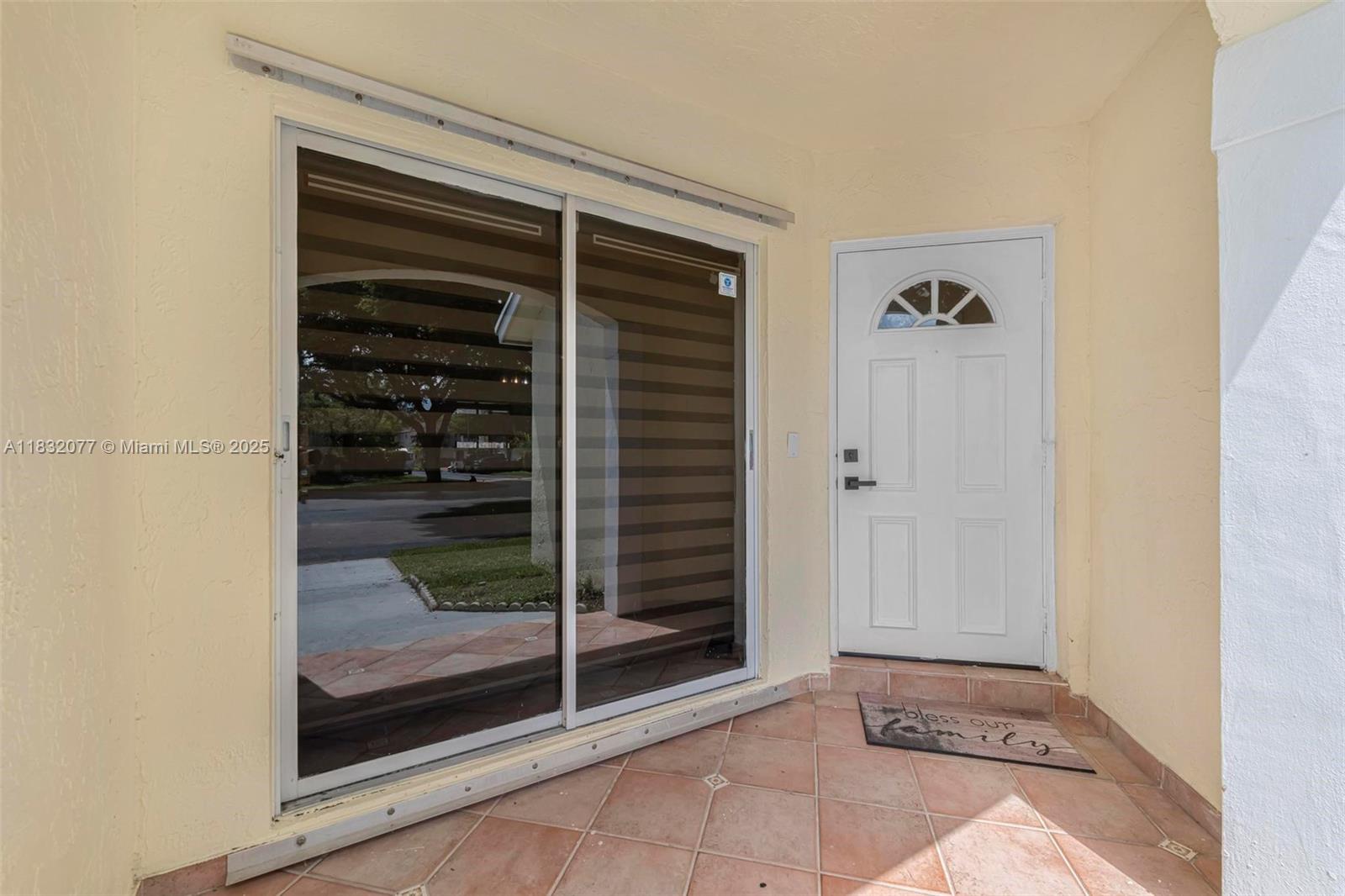 DORAL LAKES - Residential