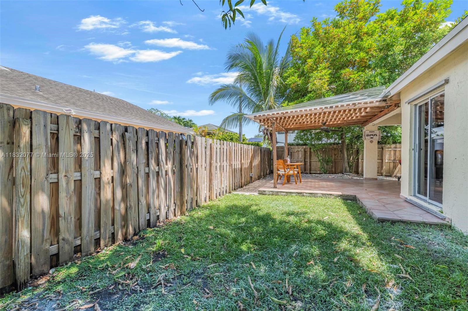 DORAL LAKES - Residential