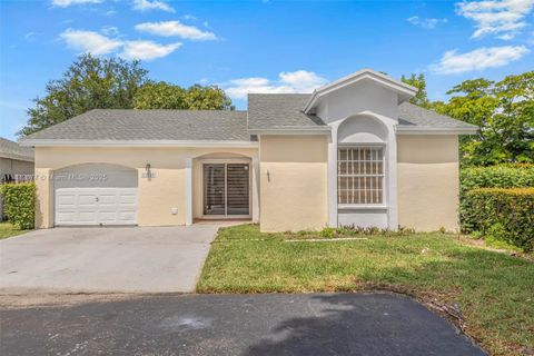 Photo of 10016 NW 51st Ter, Doral, FL 33178 (MLS # A11832077)