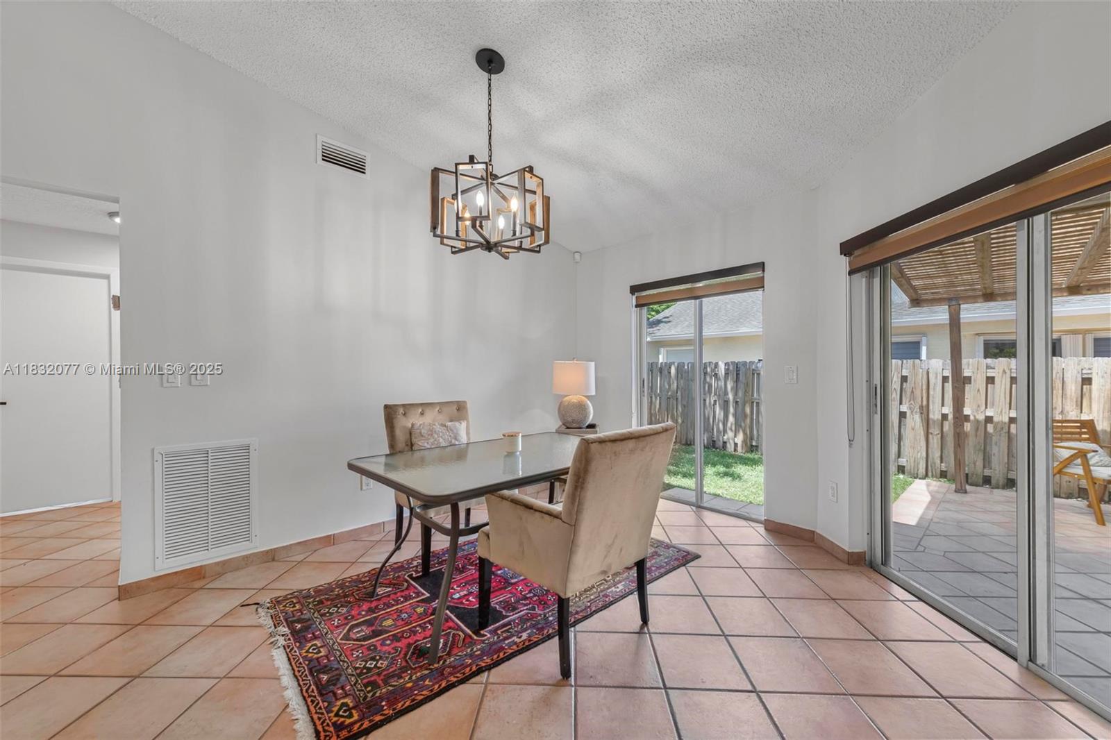 DORAL LAKES - Residential