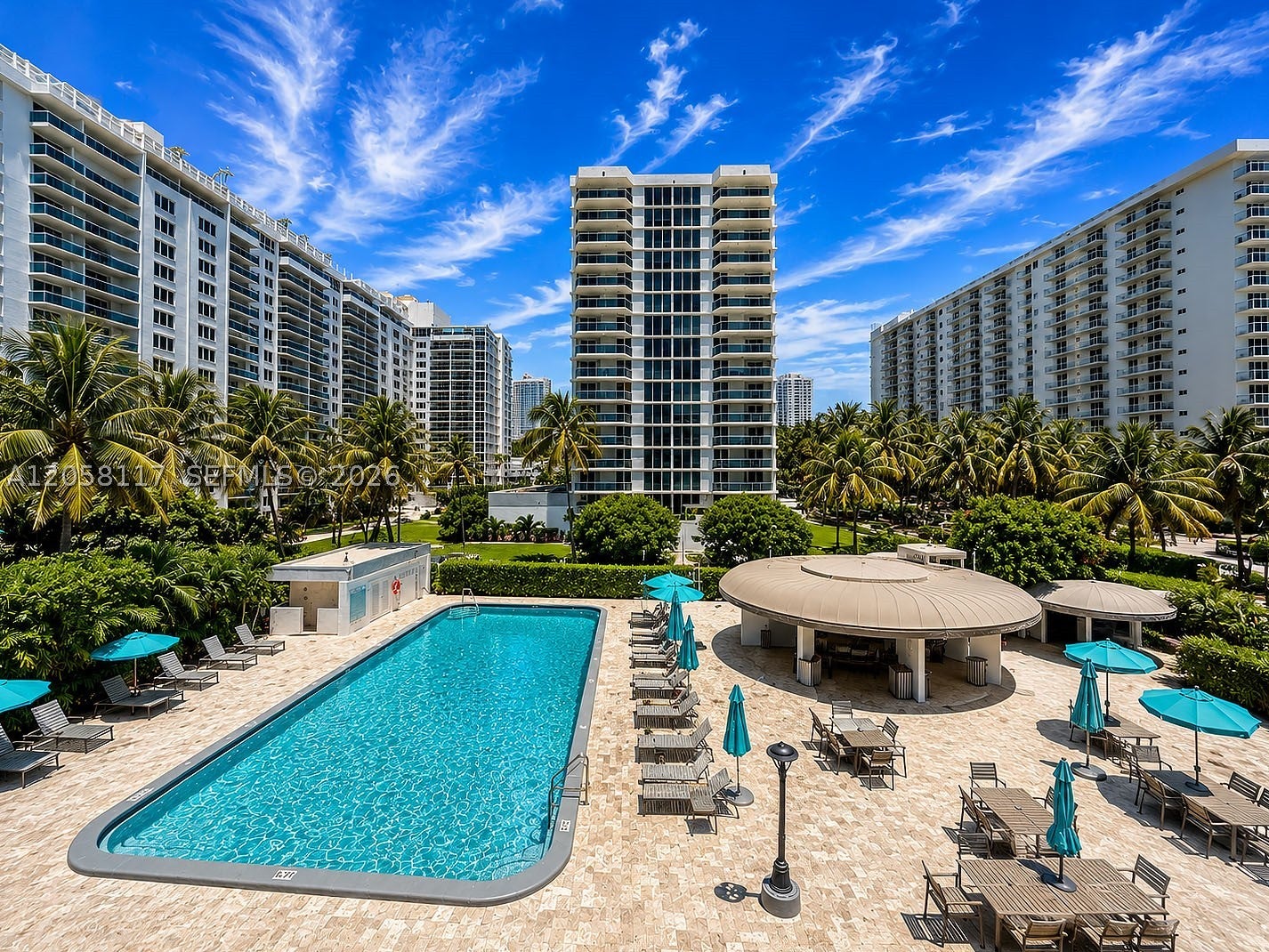 2401 Collins Ave 1709