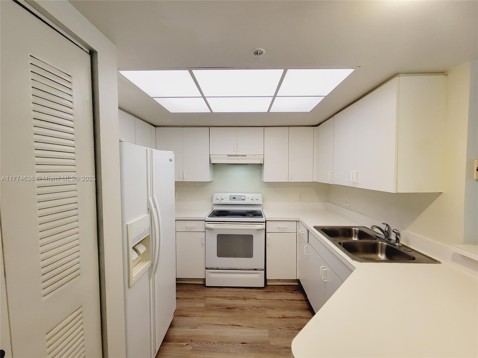 GRAND ISLES CONDO - Residential Lease