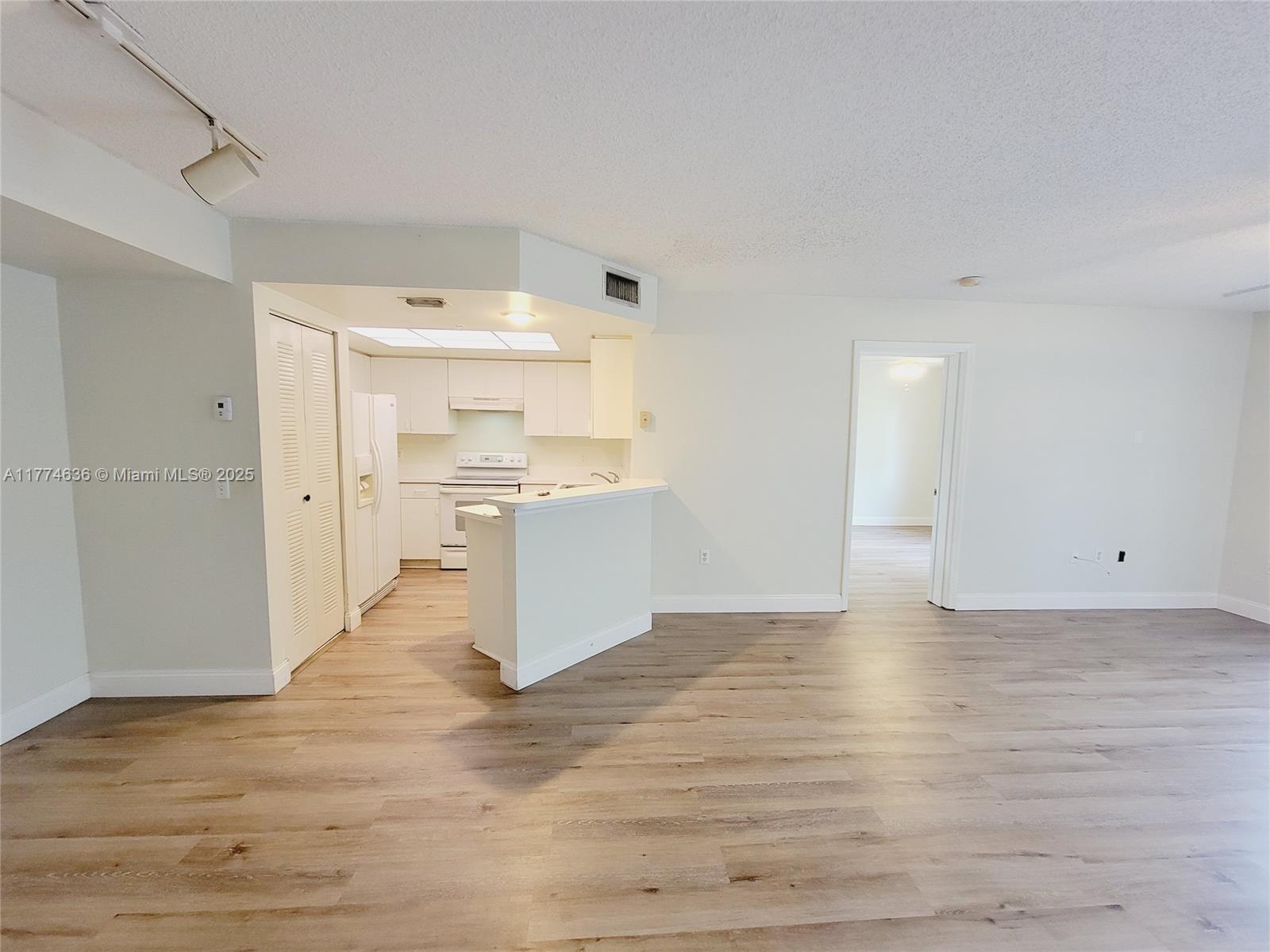 GRAND ISLES CONDO - Residential Lease