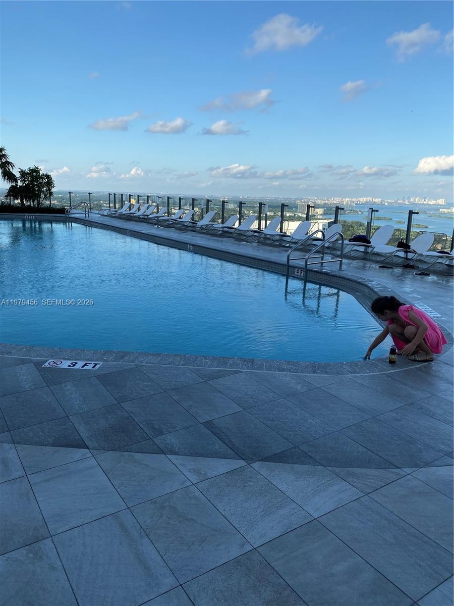 PARAISO BAYVIEWS - Residential