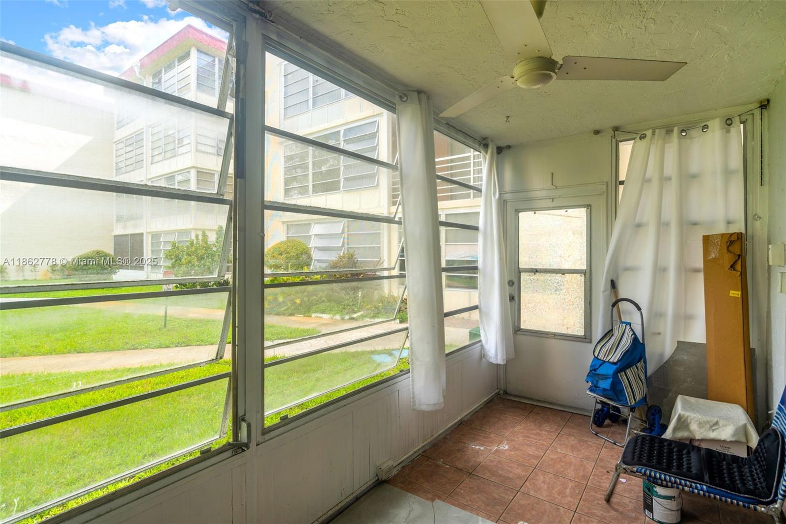 CYPRESS CHASE CONDO NO 6 - Residential