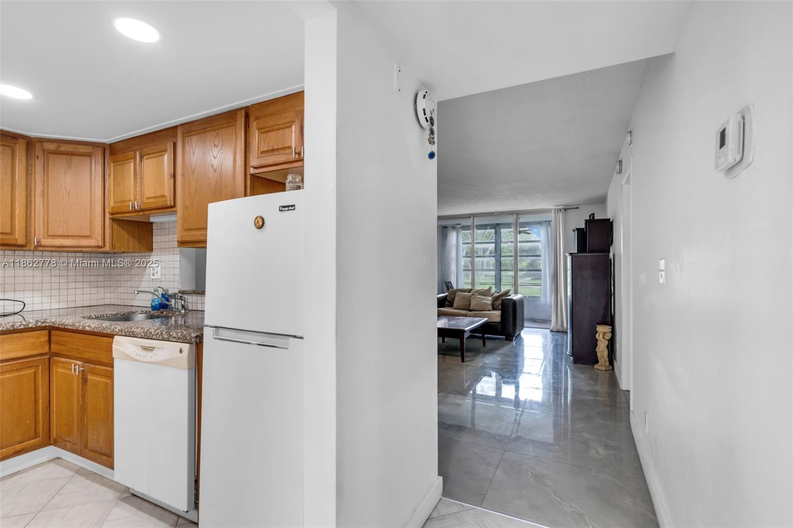 CYPRESS CHASE CONDO NO 6 - Residential