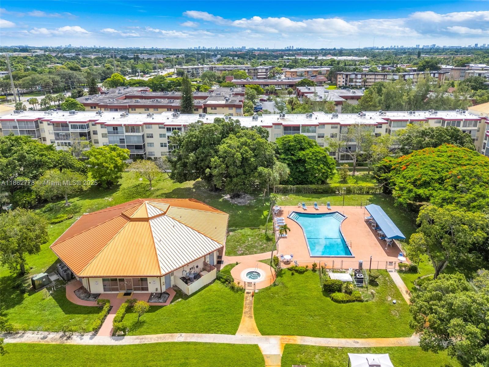 CYPRESS CHASE CONDO NO 6 - Residential