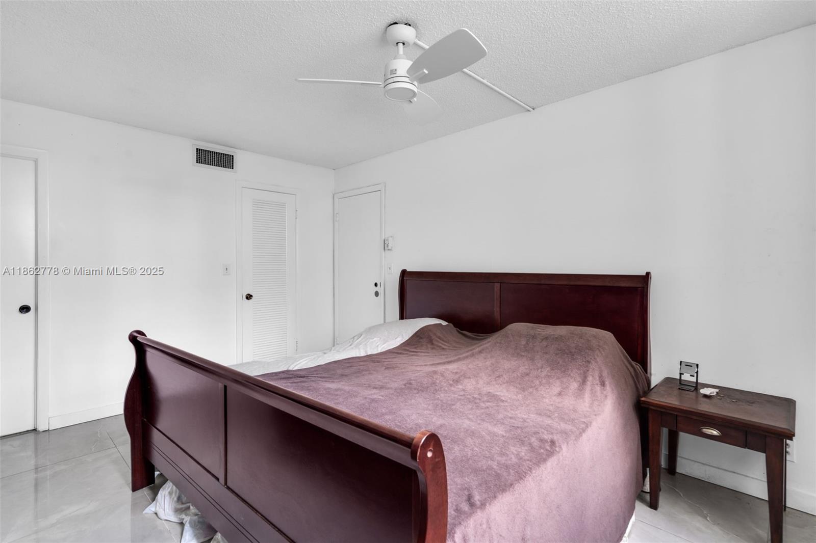 CYPRESS CHASE CONDO NO 6 - Residential