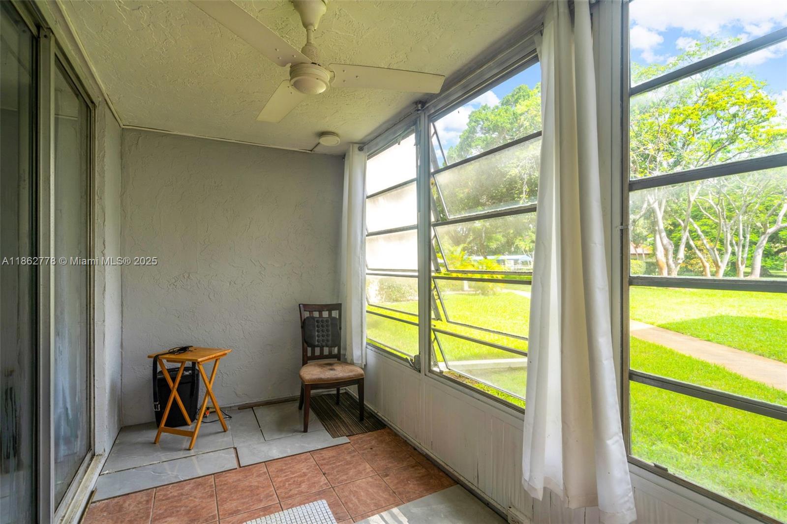 CYPRESS CHASE CONDO NO 6 - Residential