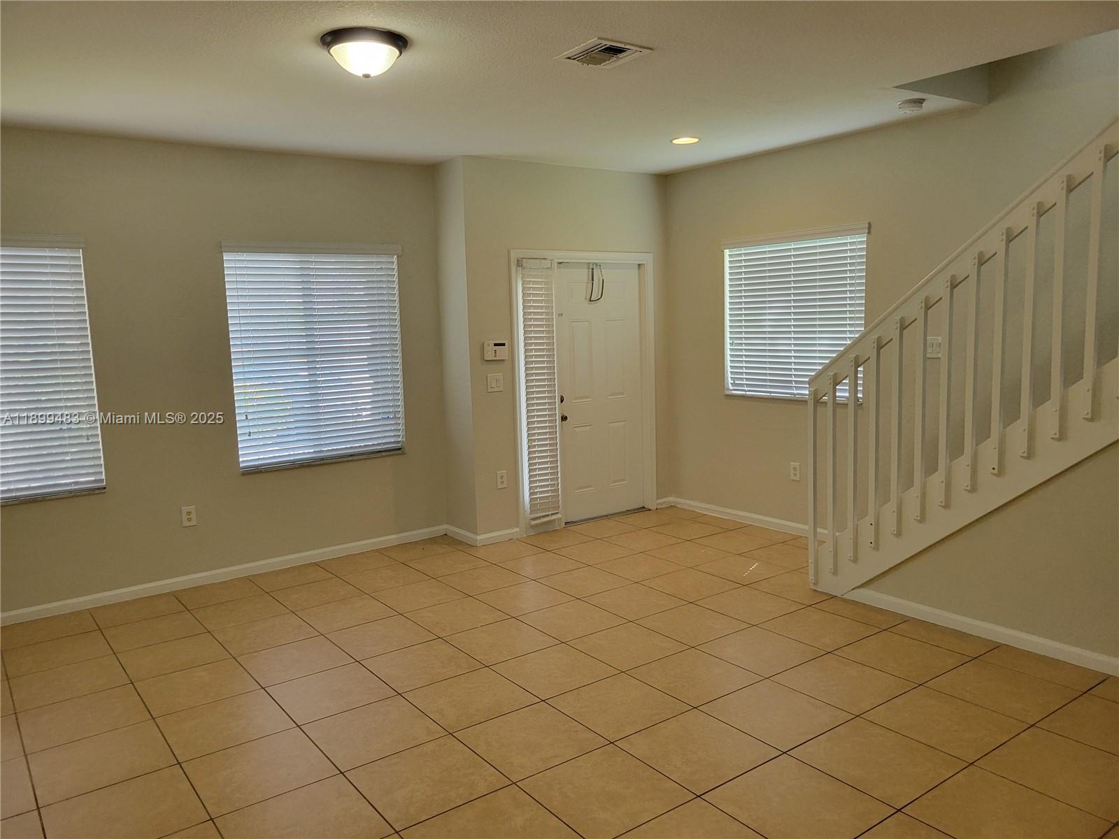 2556 SW 83rd Ave 101