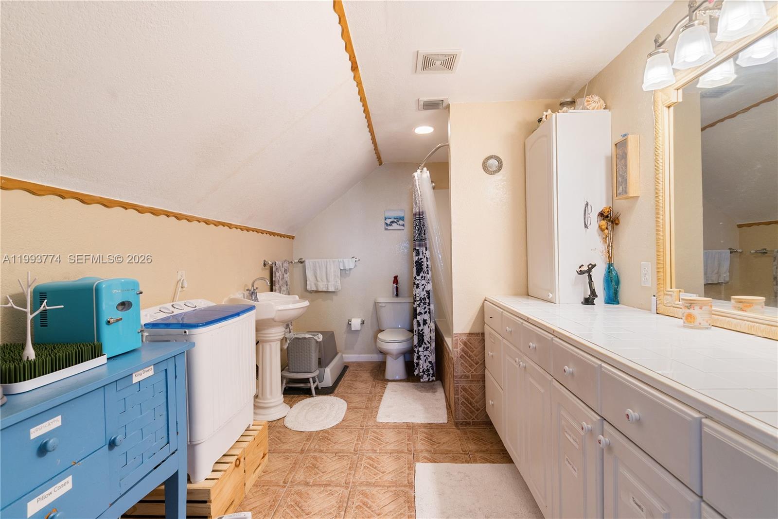 KEY LARGO TRAILER VILLAGE - Residential