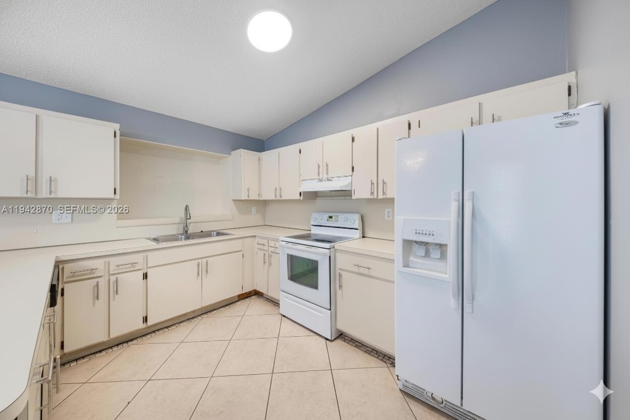 CORAL WEST HEIGHTS - Residential Lease