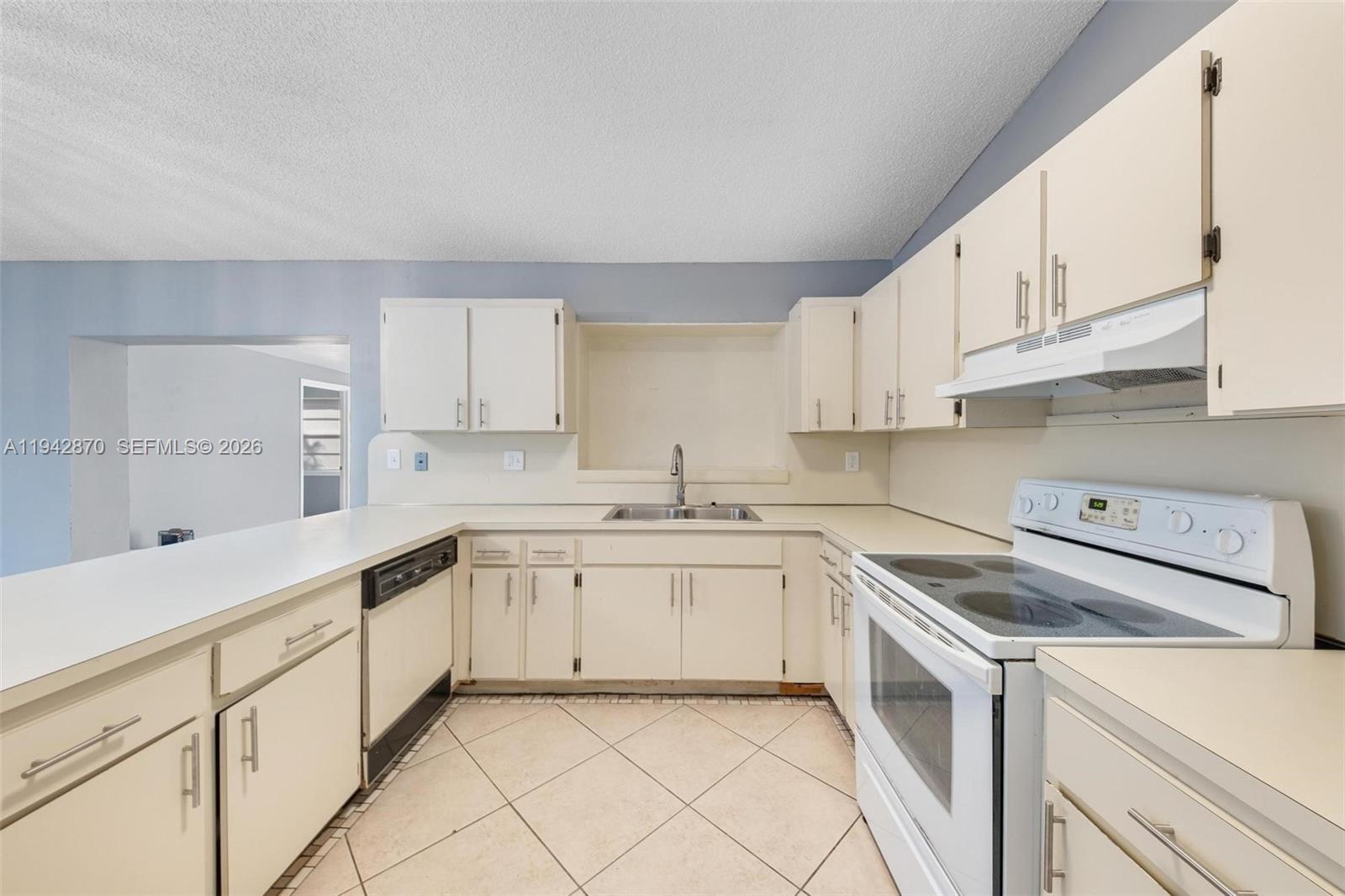 CORAL WEST HEIGHTS - Residential Lease