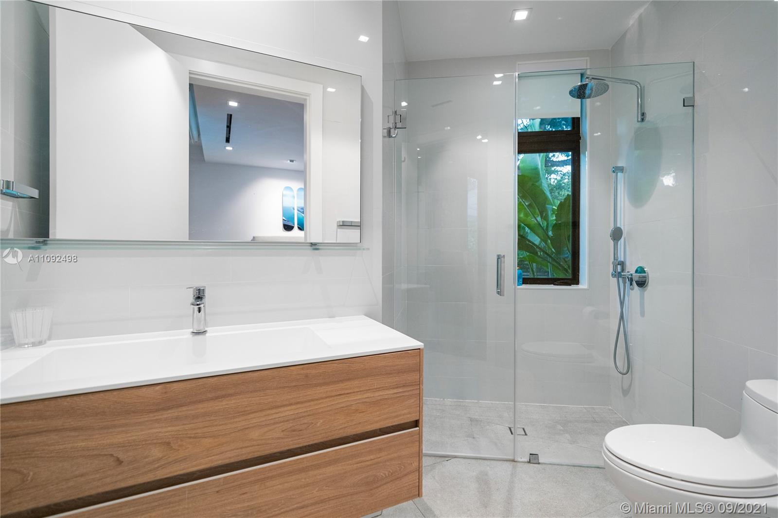 CORAL GABLES RIVIERA SEC - Residential