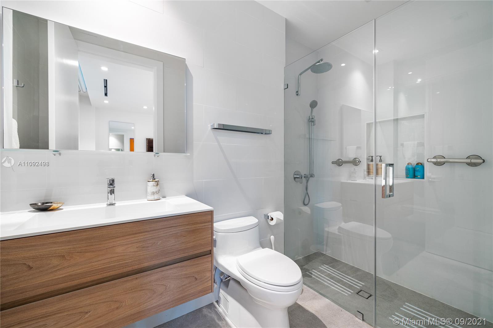 CORAL GABLES RIVIERA SEC - Residential