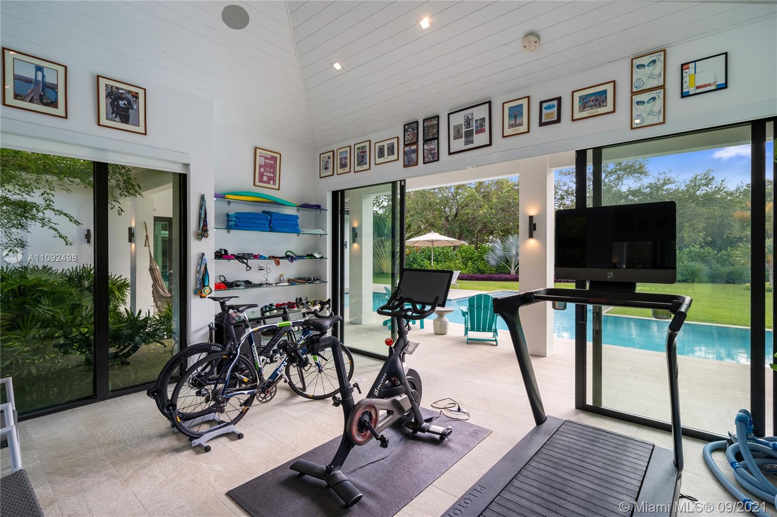 CORAL GABLES RIVIERA SEC - Residential